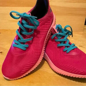 New Women’s Adidas size 6 hot pink and turquoise color